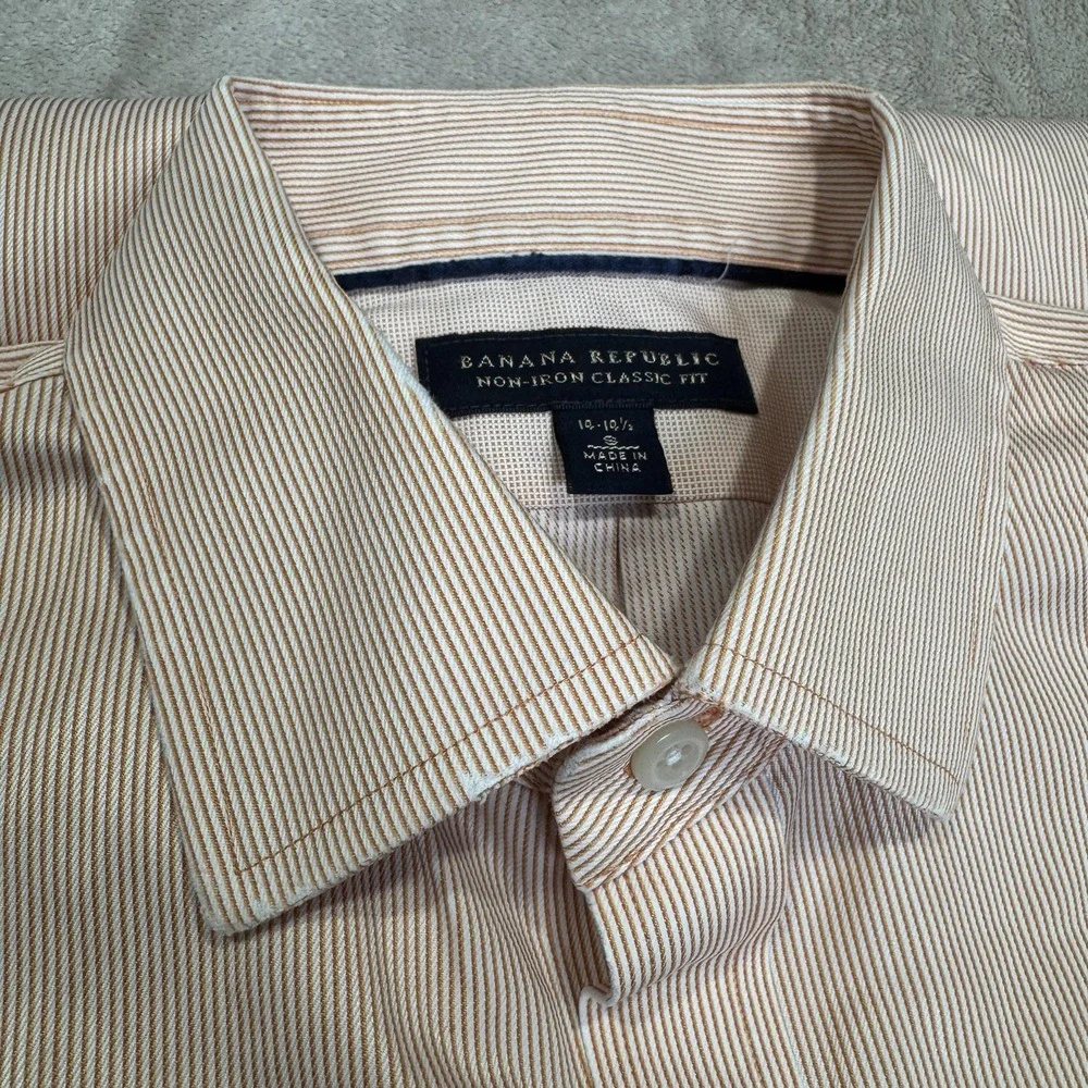 Banana Republic brand banana